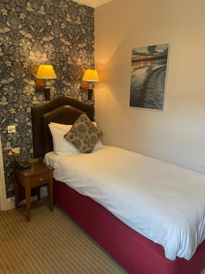 Clarion Hotel Charlecote Pheasant Уэллесбурн-Гастингс Экстерьер фото